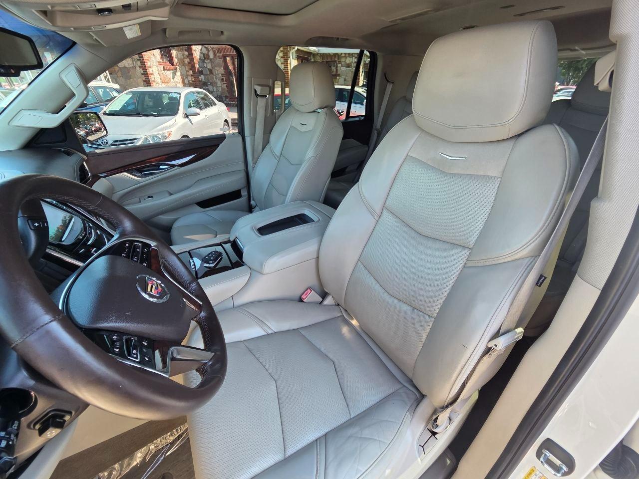 Cadillac Escalade Luxury 2WD 2015