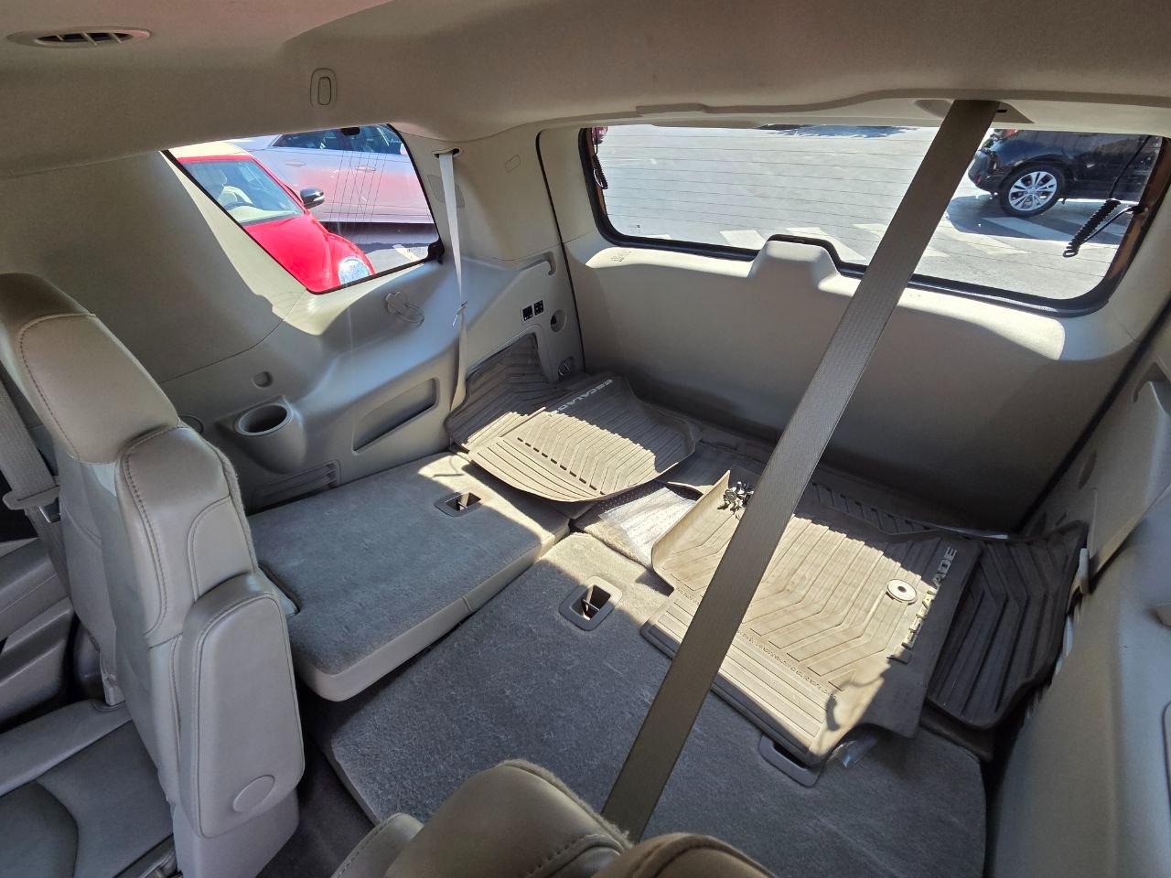 Cadillac Escalade Luxury 2WD 2015