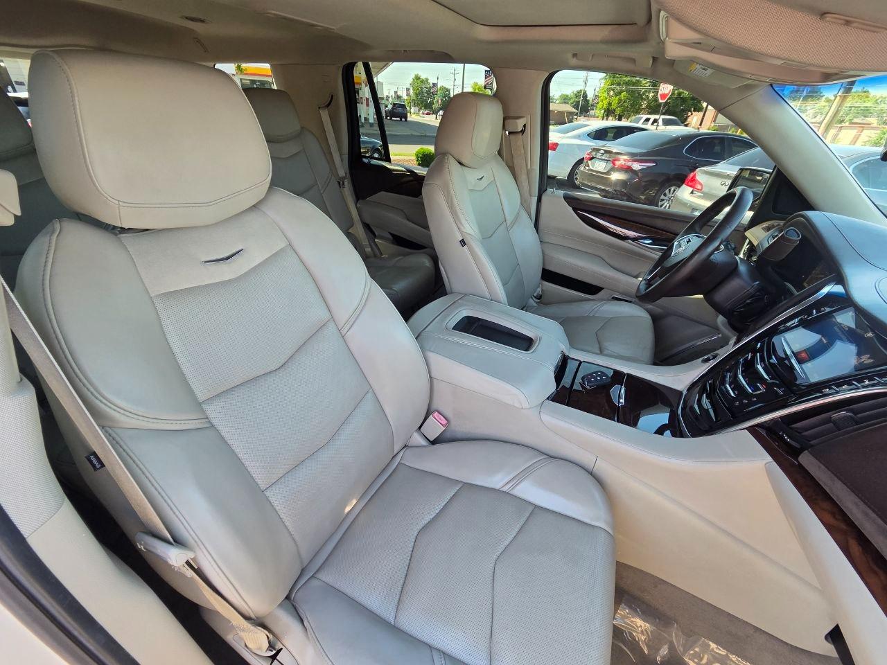 Cadillac Escalade Luxury 2WD 2015