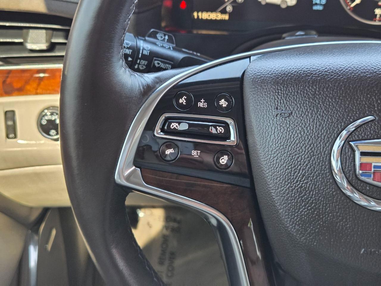 Cadillac Escalade Luxury 2WD 2015