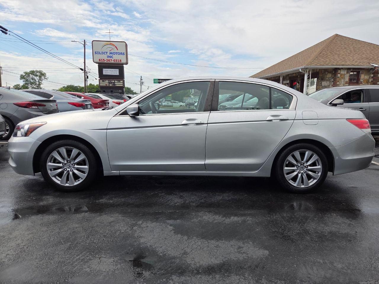 Honda Accord EX Sedan AT 2011