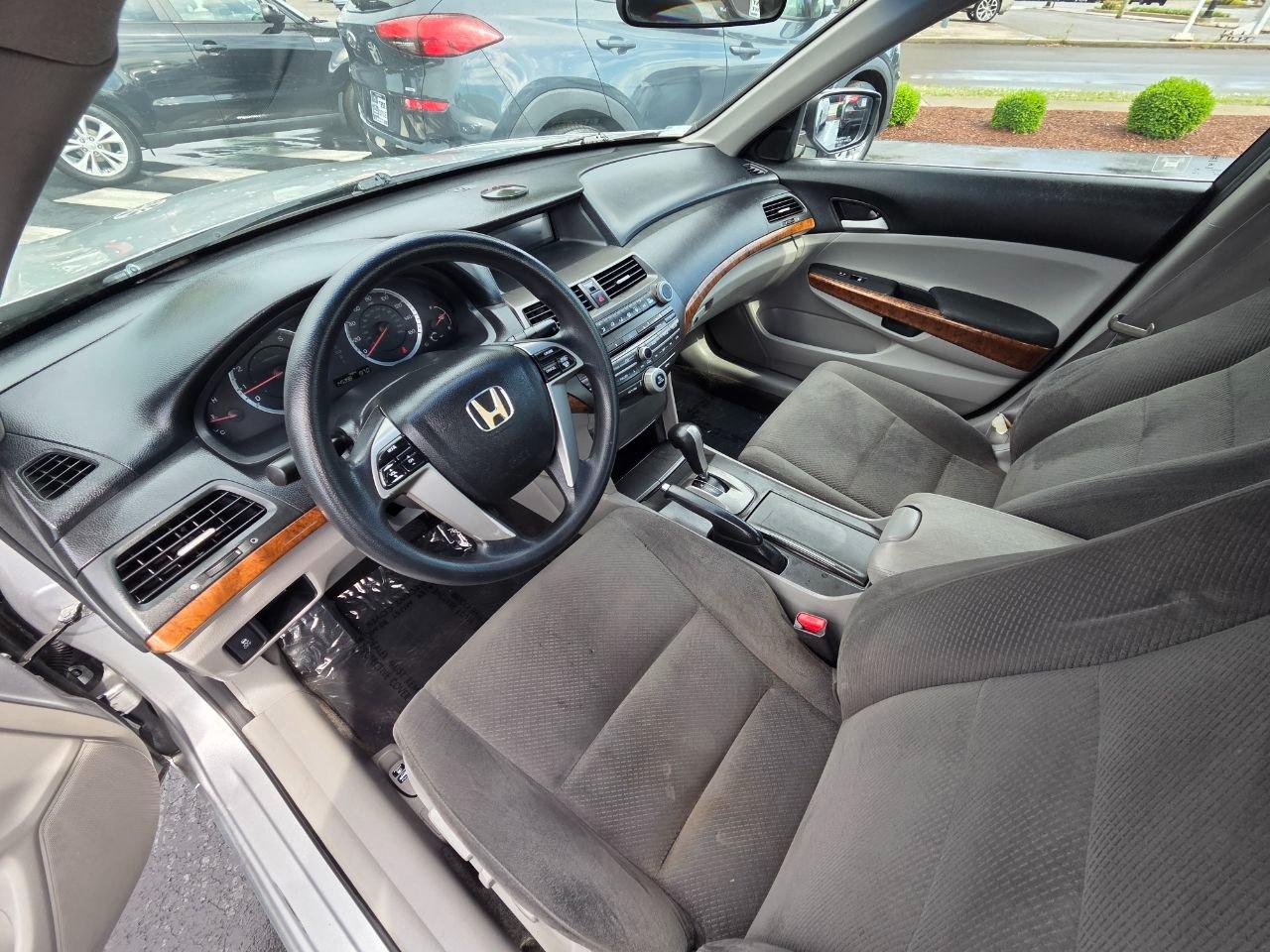 Honda Accord EX Sedan AT 2011