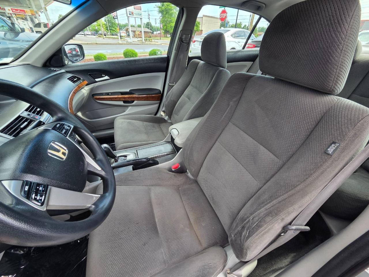 Honda Accord EX Sedan AT 2011