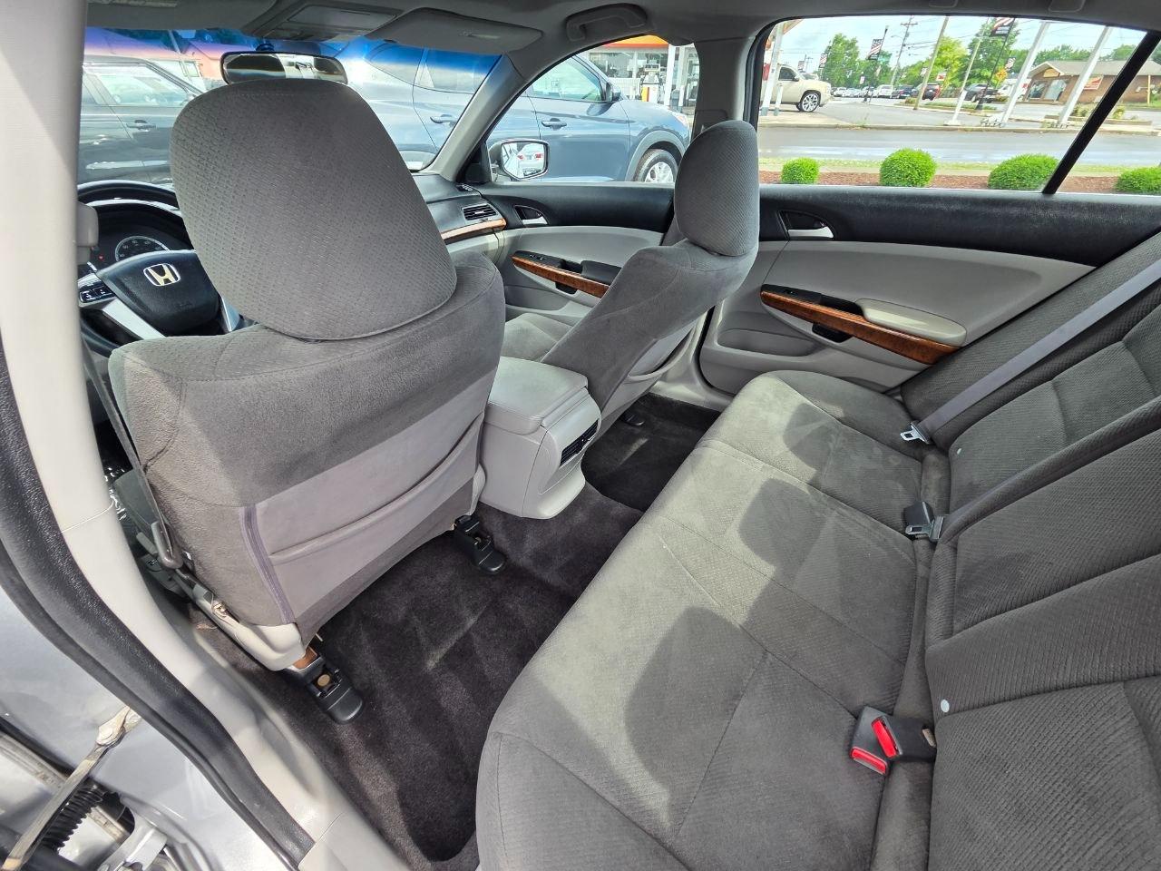 Honda Accord EX Sedan AT 2011