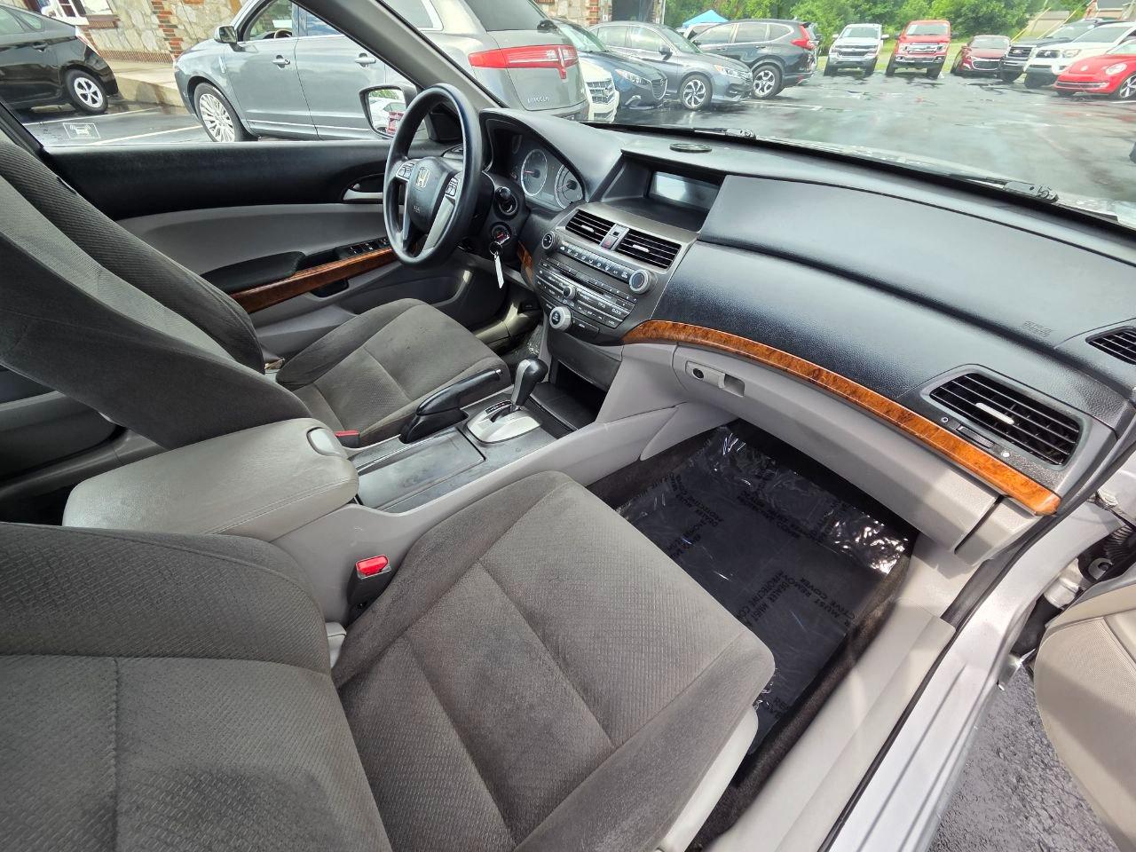 Honda Accord EX Sedan AT 2011