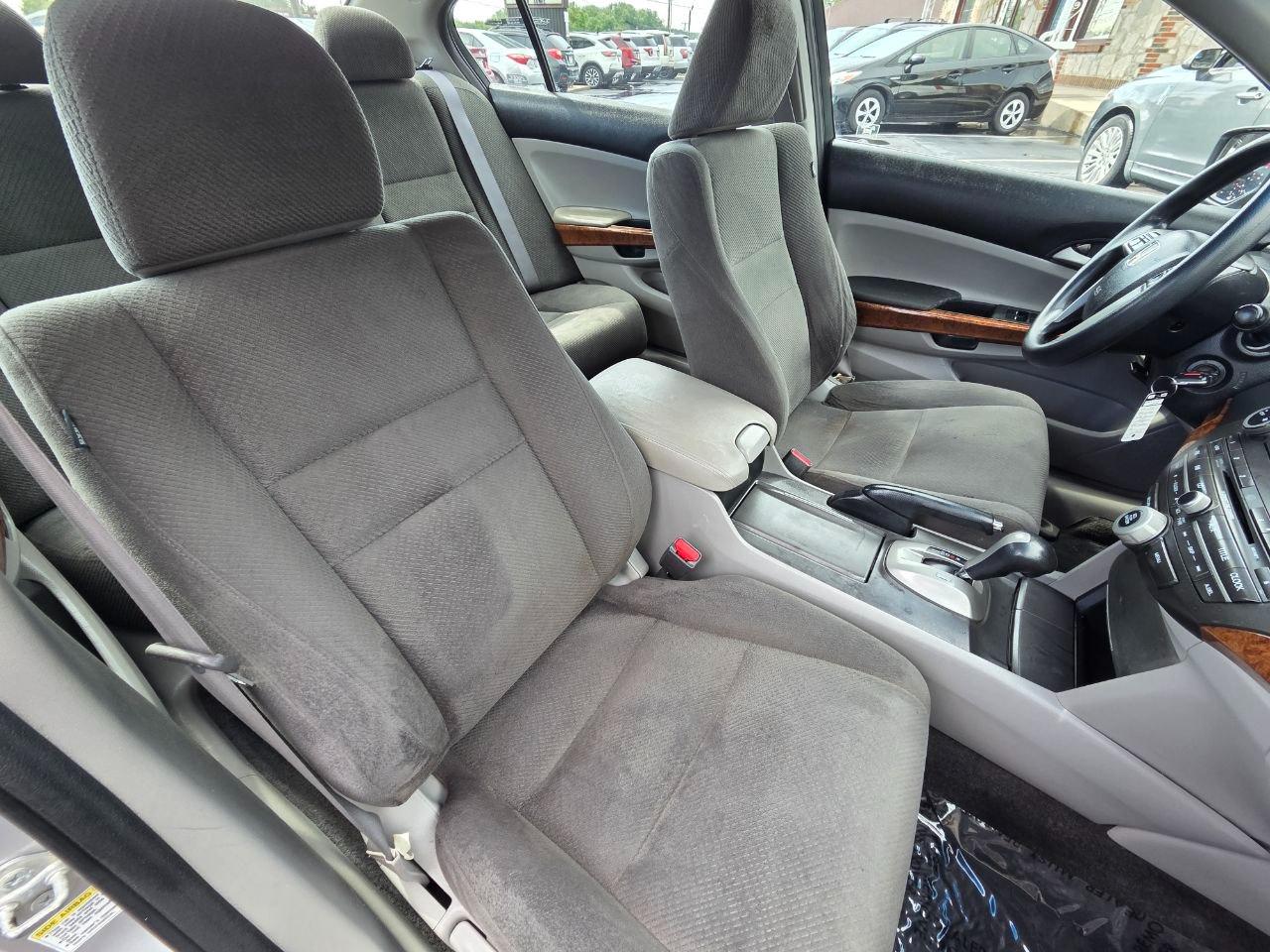 Honda Accord EX Sedan AT 2011