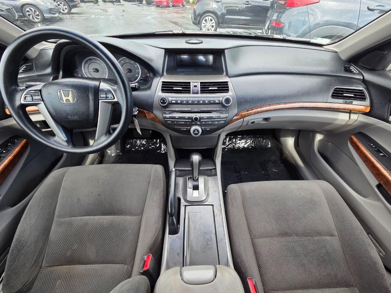Honda Accord EX Sedan AT 2011