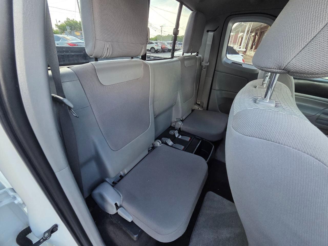 Toyota Tacoma PreRunner Access Cab 2WD 2012
