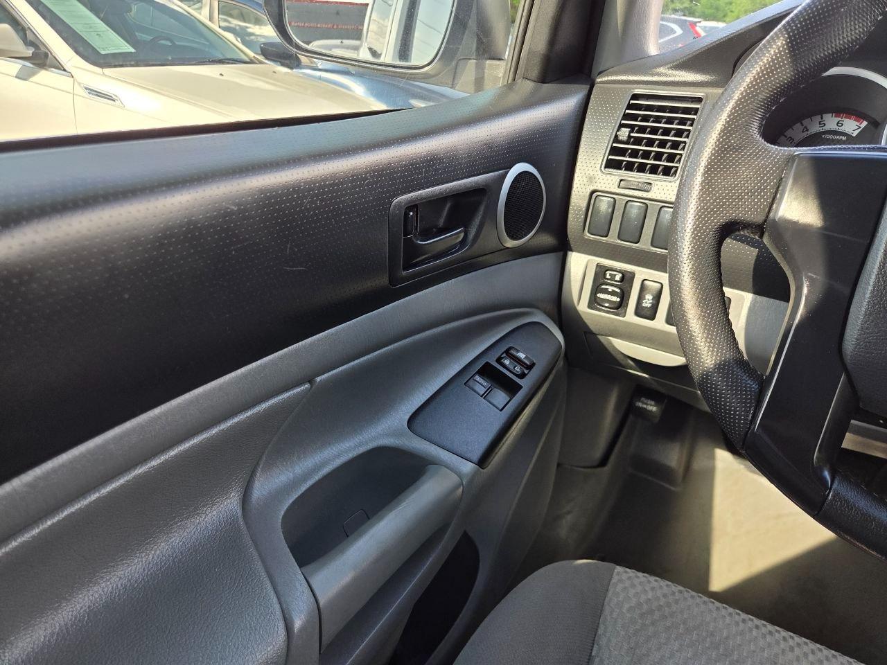Toyota Tacoma PreRunner Access Cab 2WD 2012