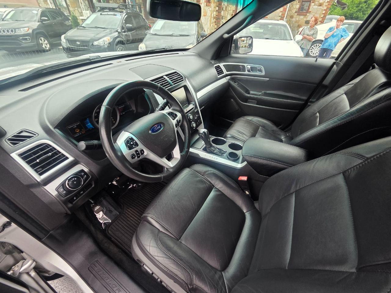 Ford Explorer XLT FWD 2014