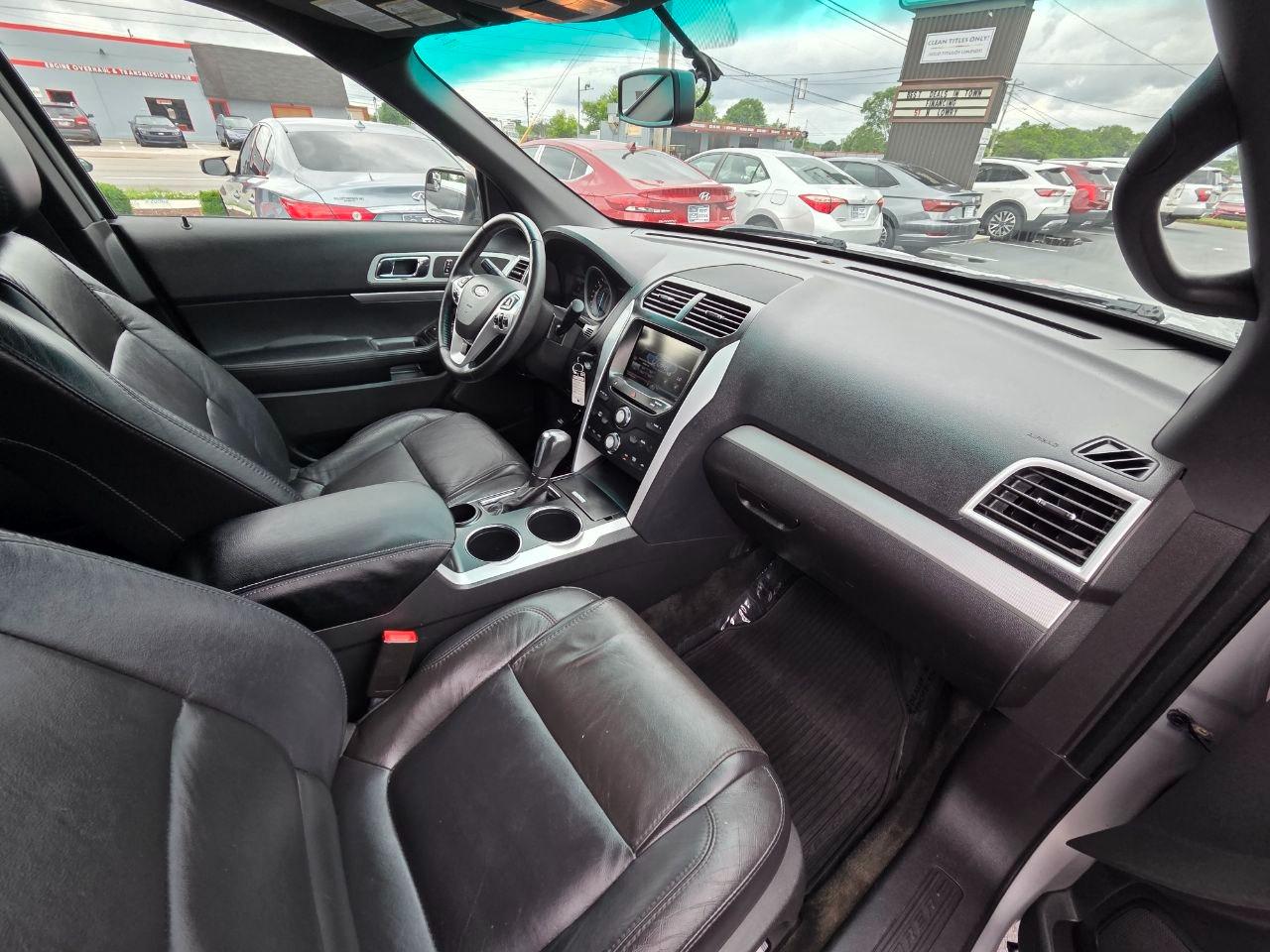 Ford Explorer XLT FWD 2014