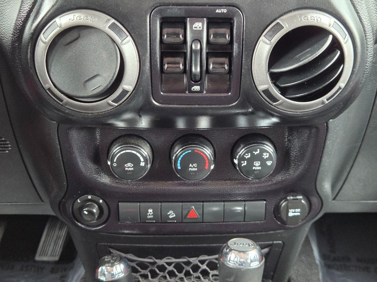 Jeep Wrangler Unlimited Sport 4WD 2015