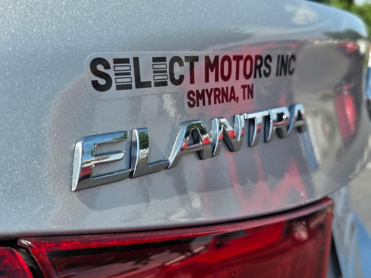 Hyundai Elantra SE 6AT 2016