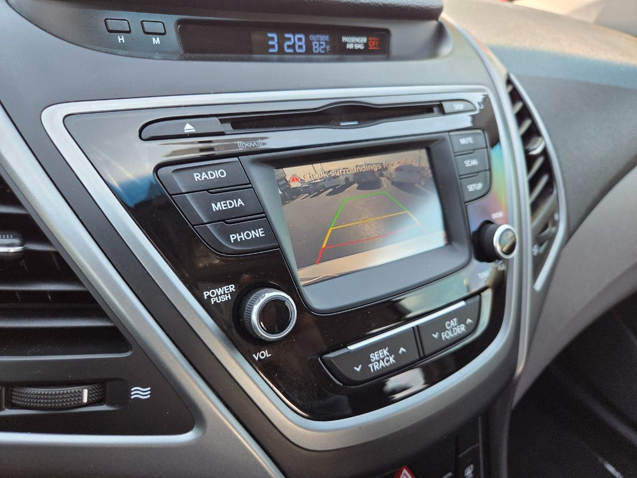 Hyundai Elantra SE 6AT 2016