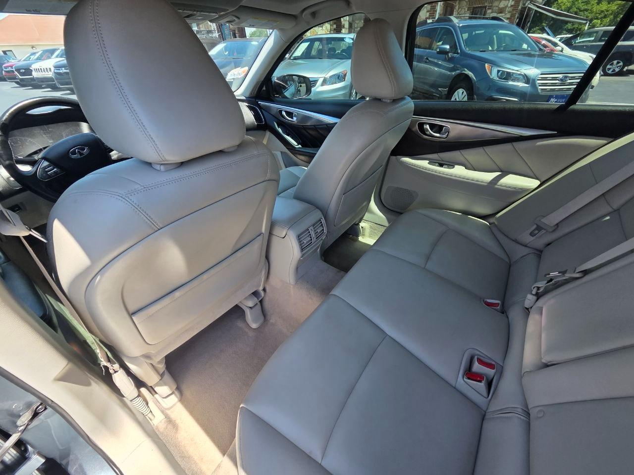 Infiniti Q50 Premium 2015