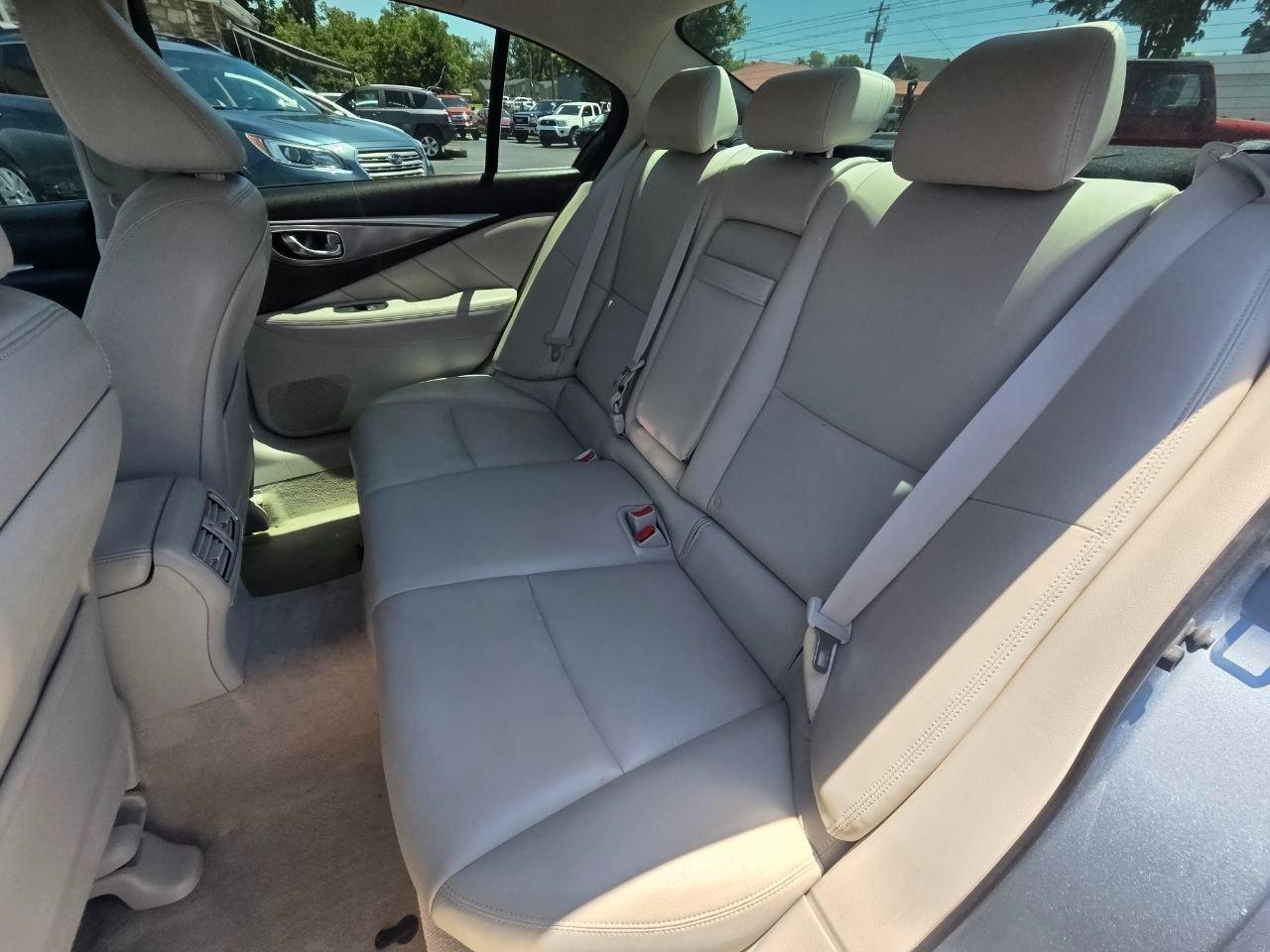Infiniti Q50 Premium 2015