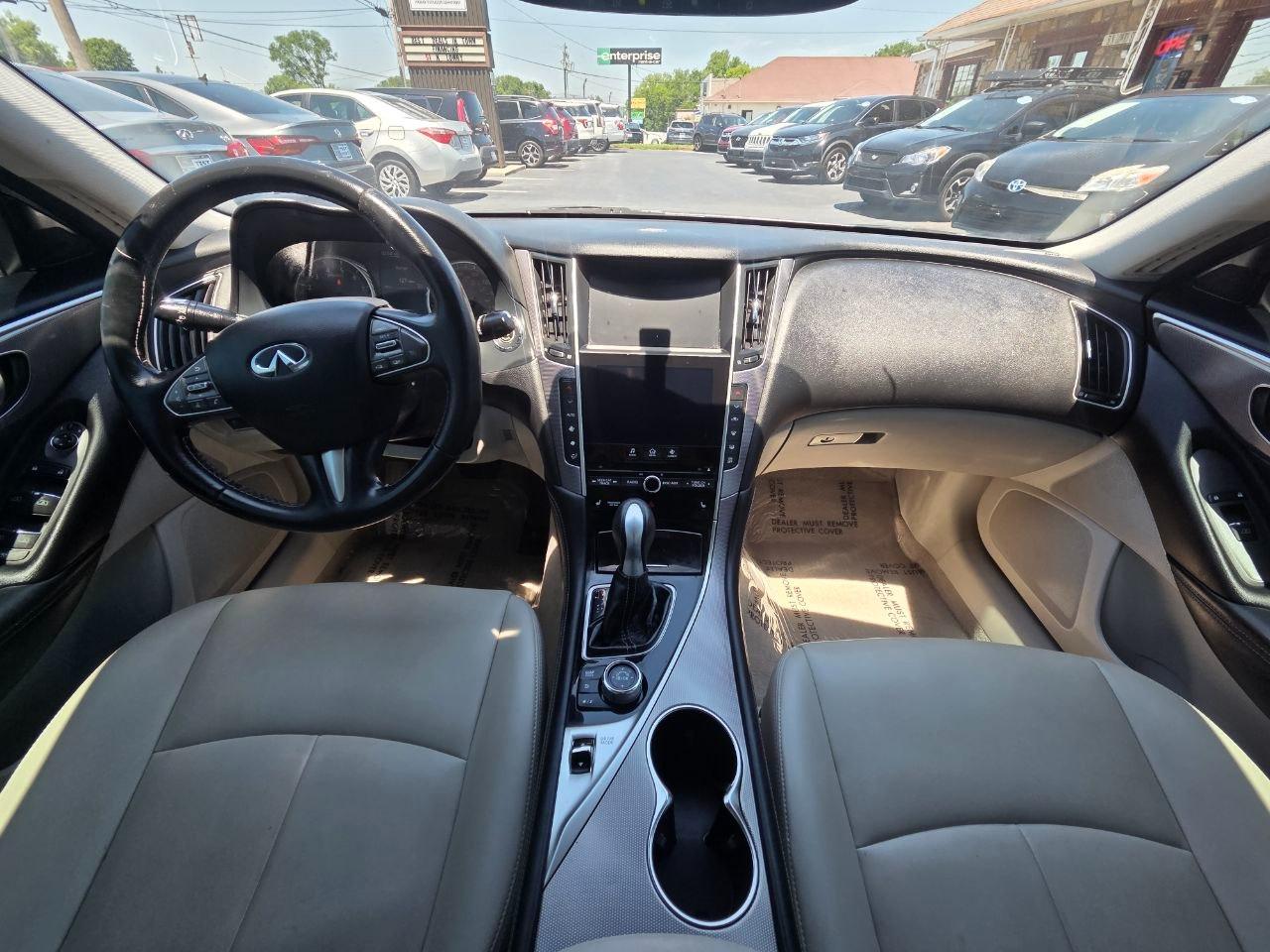 Infiniti Q50 Premium 2015