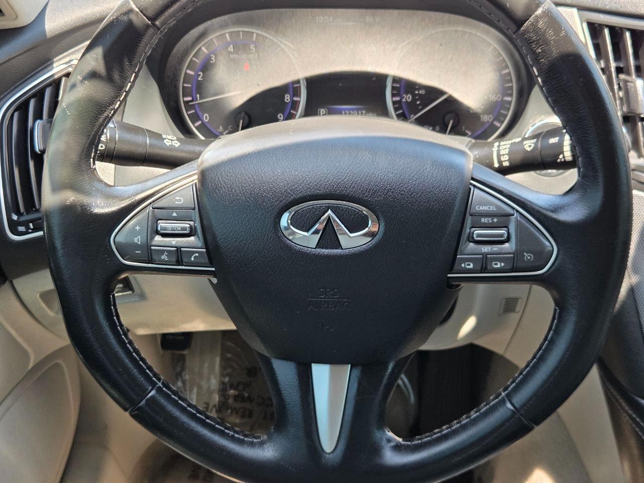 Infiniti Q50 Premium 2015