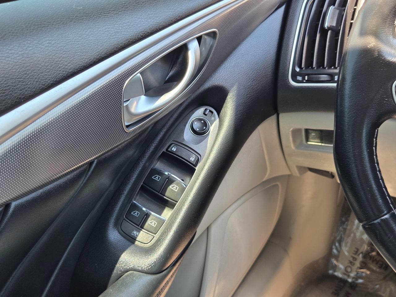 Infiniti Q50 Premium 2015