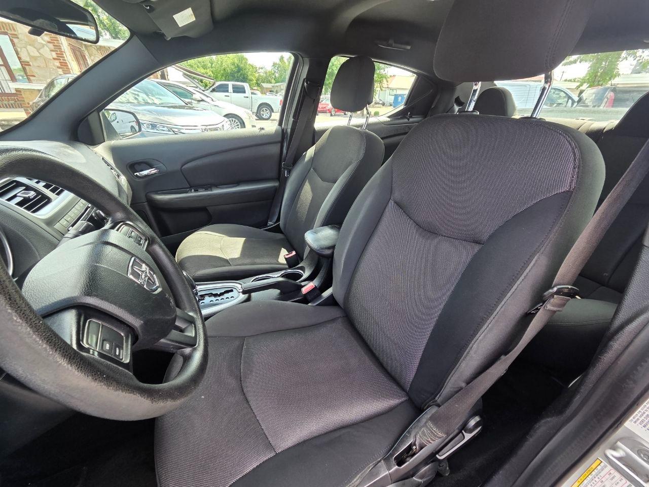 Dodge Avenger SE 2012