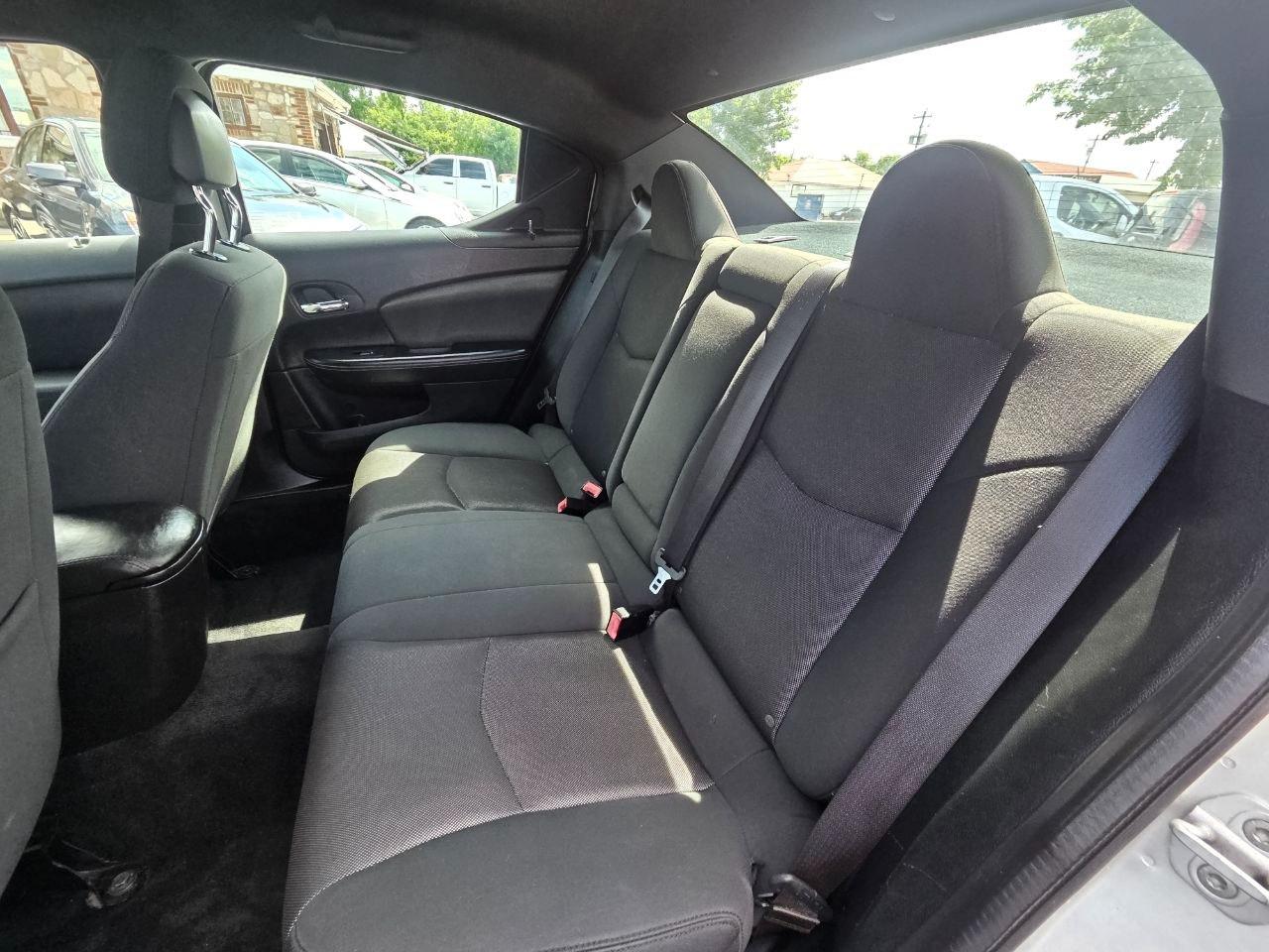Dodge Avenger SE 2012