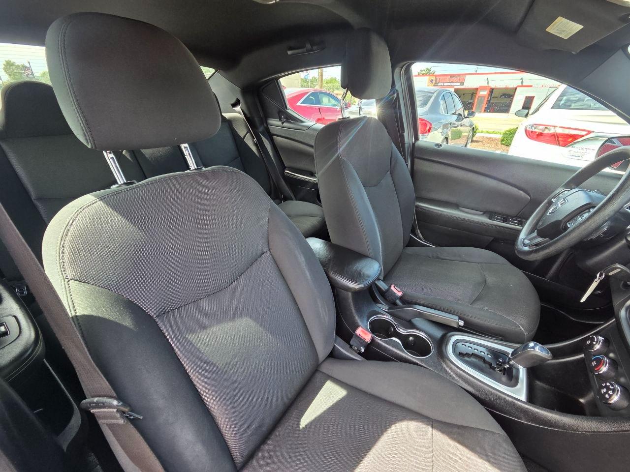 Dodge Avenger SE 2012