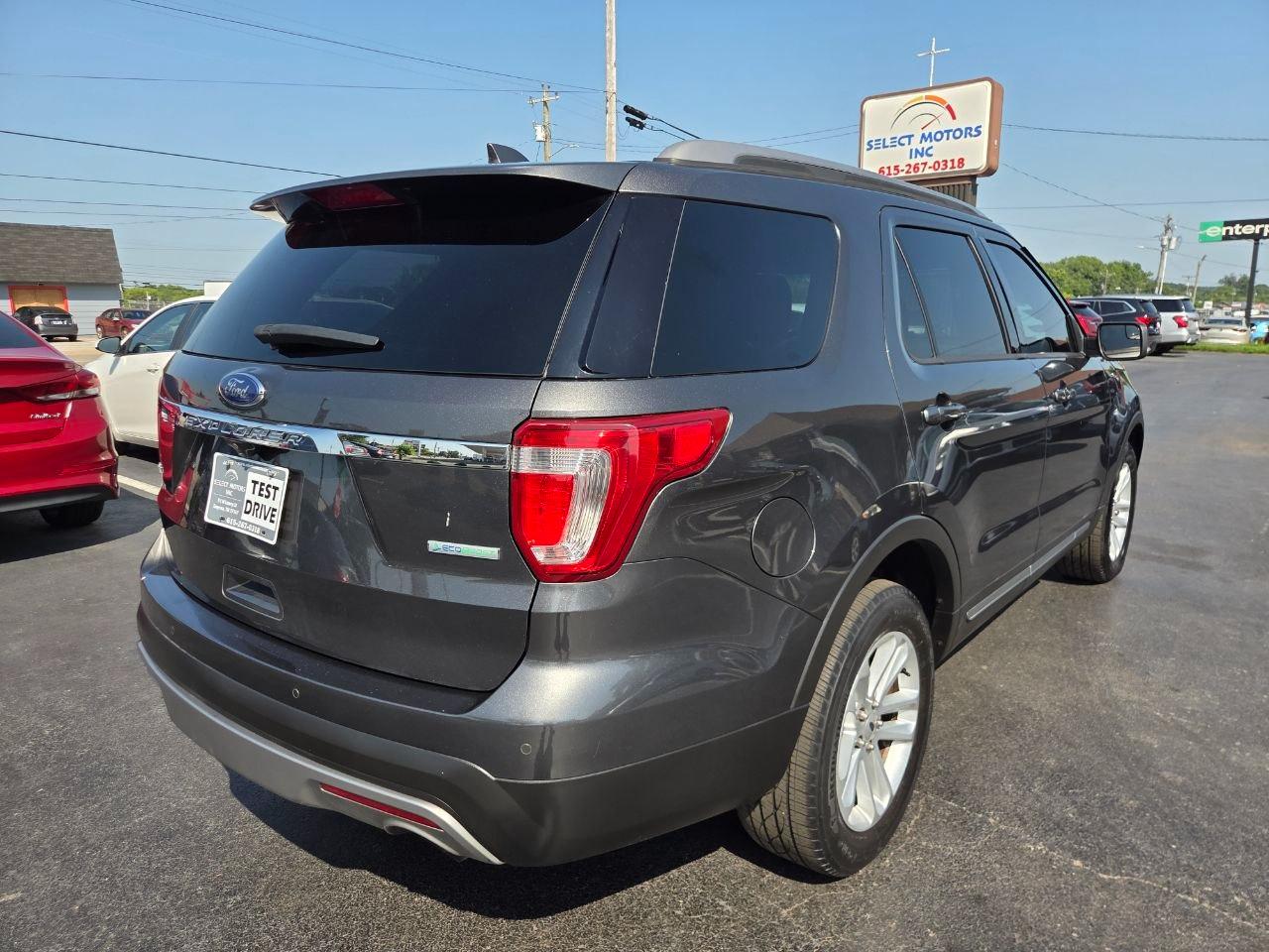 Ford Explorer XLT FWD 2016
