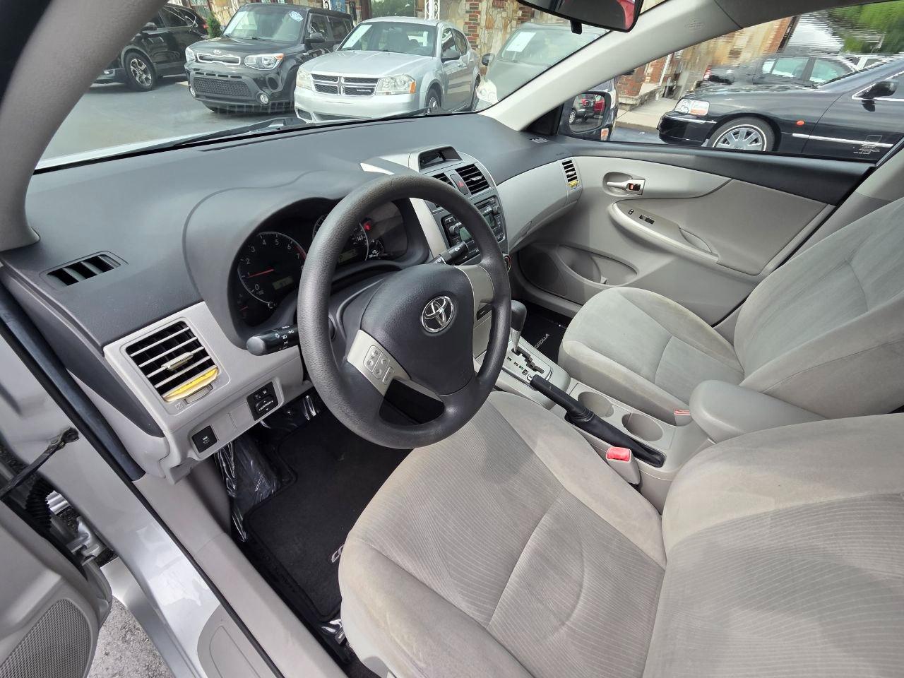 Toyota Corolla LE 2012