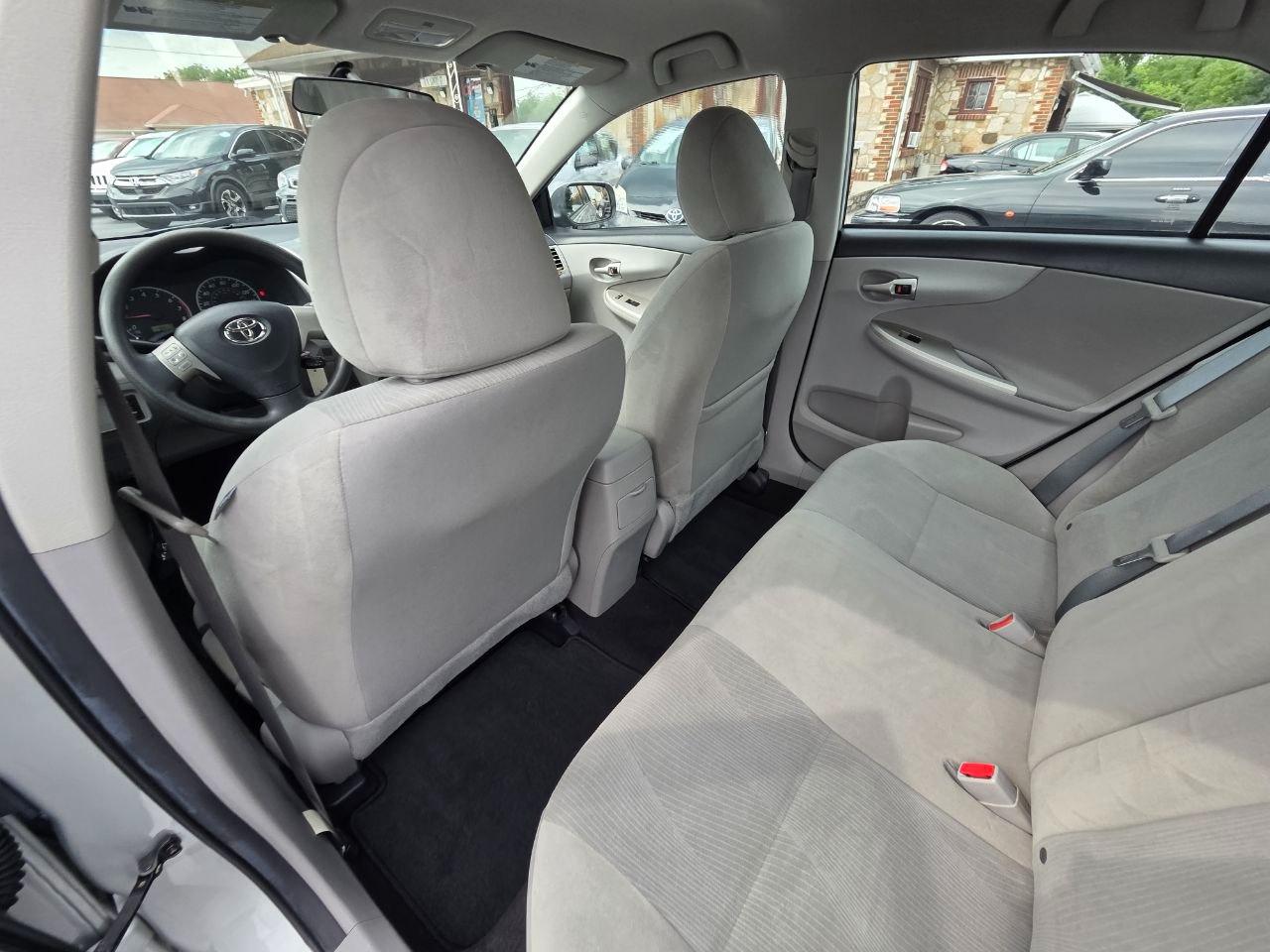 Toyota Corolla LE 2012