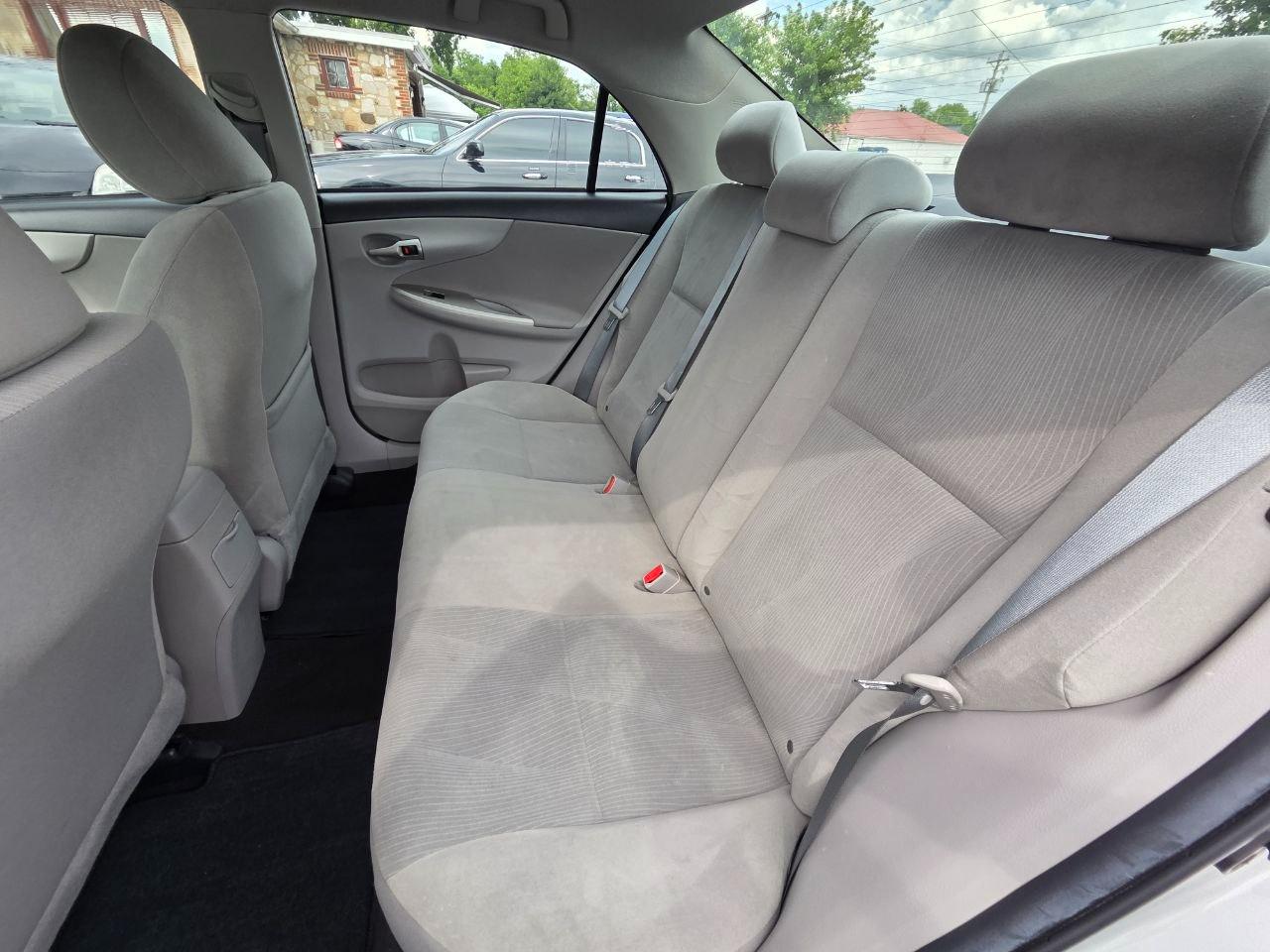 Toyota Corolla LE 2012
