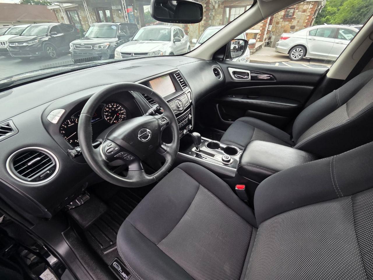 Nissan Pathfinder SV 4WD 2018