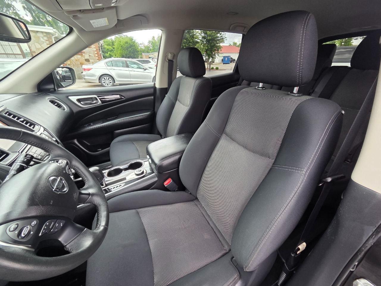 Nissan Pathfinder SV 4WD 2018