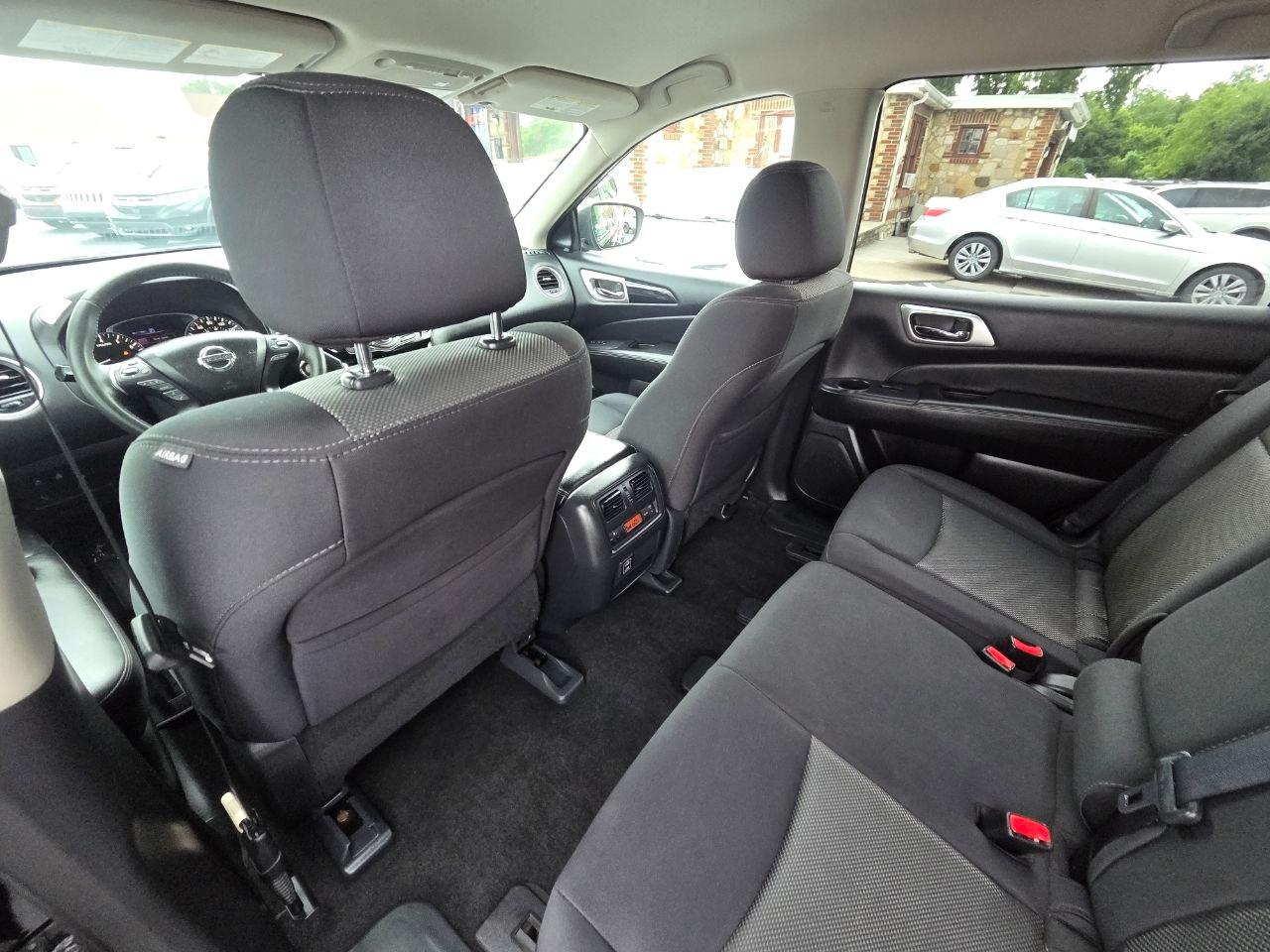 Nissan Pathfinder SV 4WD 2018