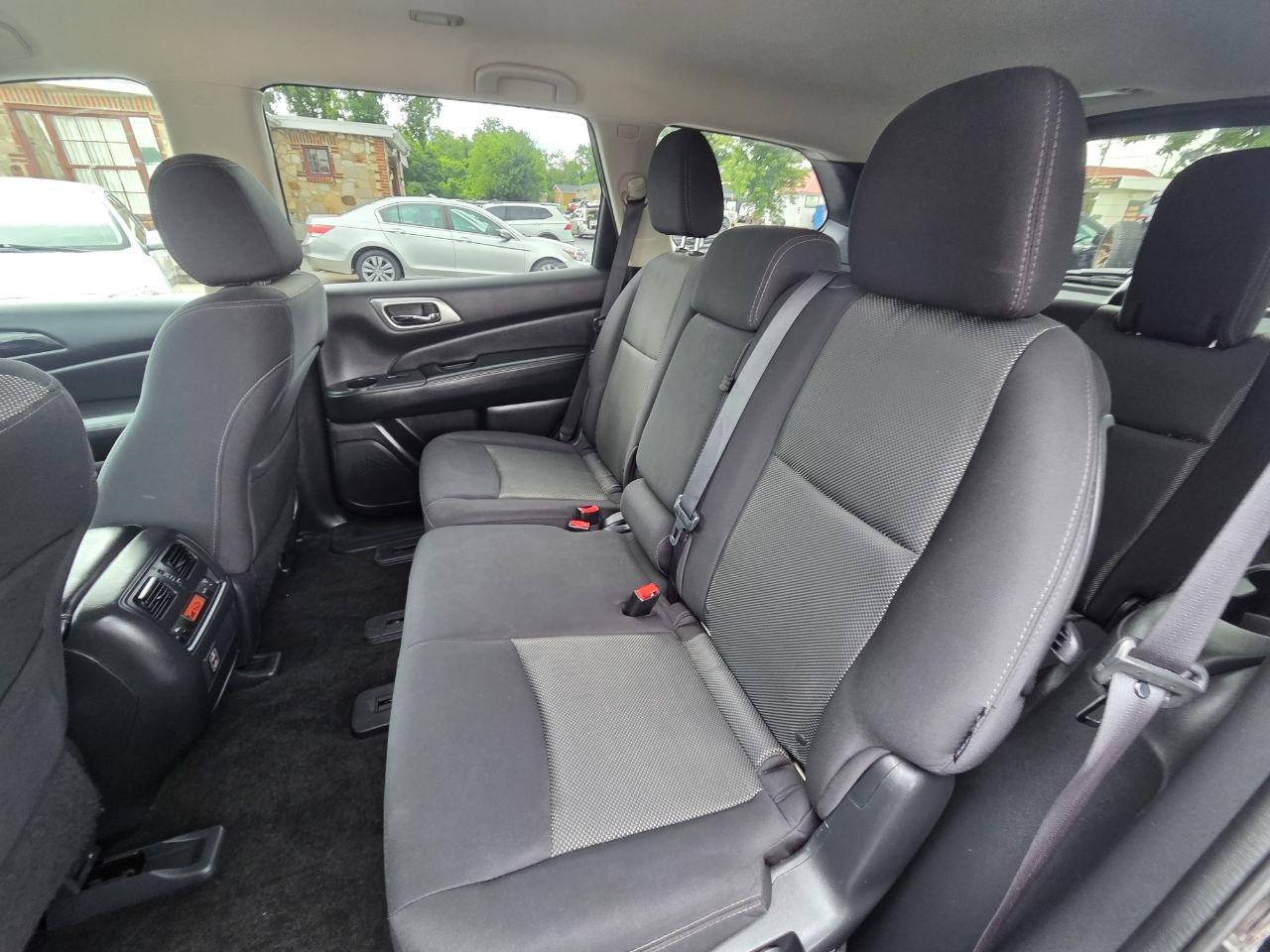 Nissan Pathfinder SV 4WD 2018
