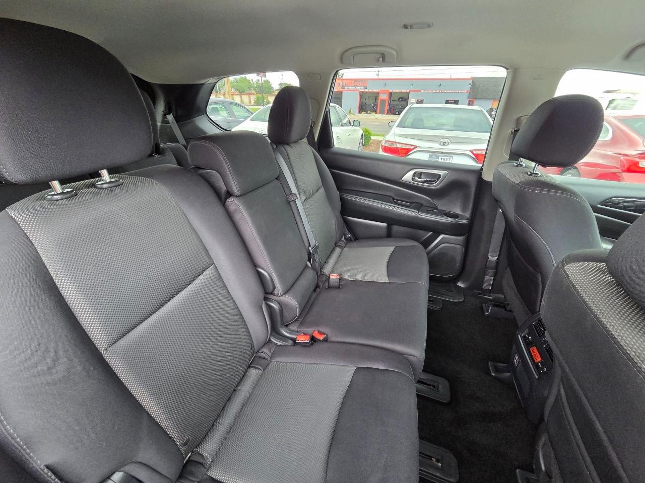 Nissan Pathfinder SV 4WD 2018