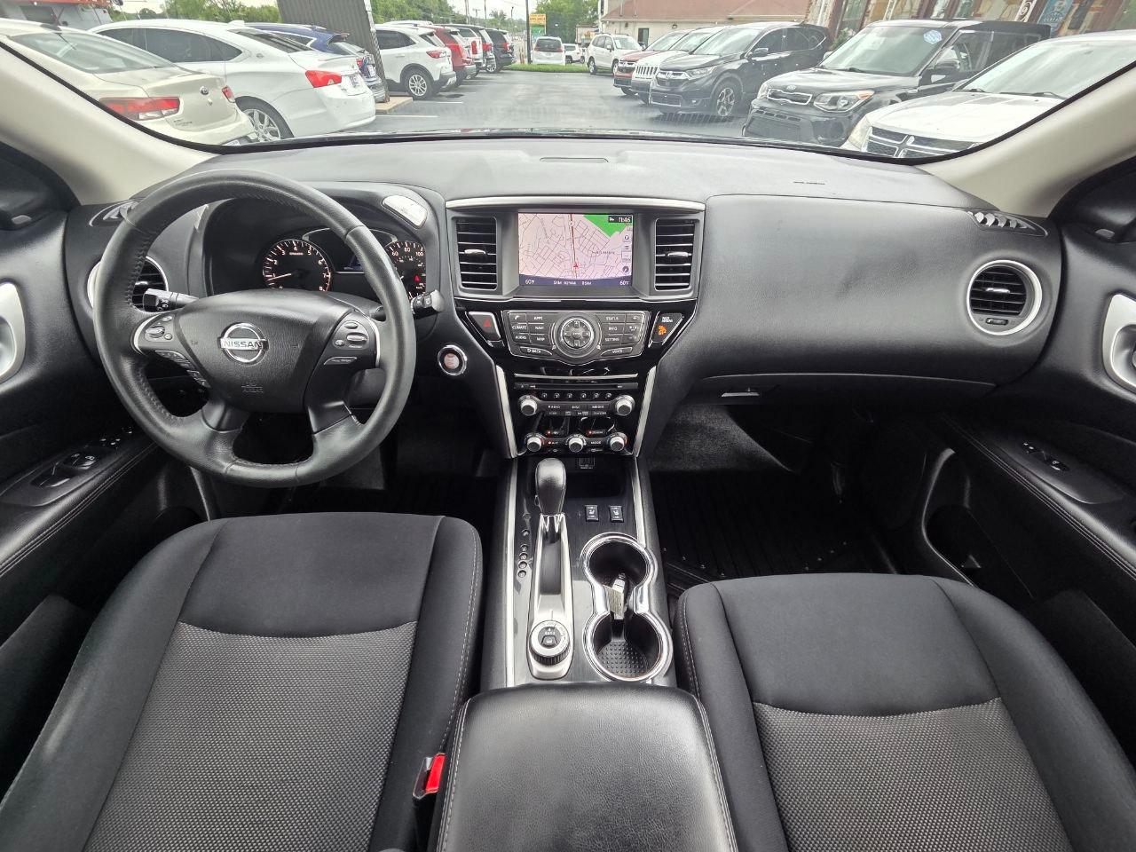 Nissan Pathfinder SV 4WD 2018