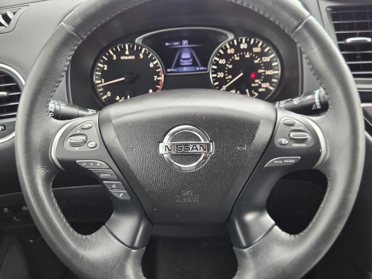 Nissan Pathfinder SV 4WD 2018