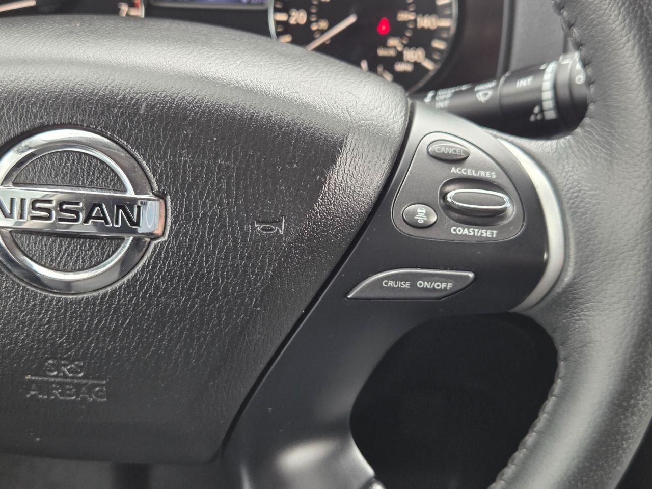 Nissan Pathfinder SV 4WD 2018