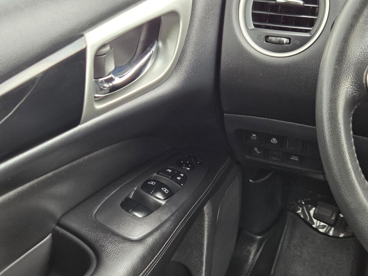 Nissan Pathfinder SV 4WD 2018