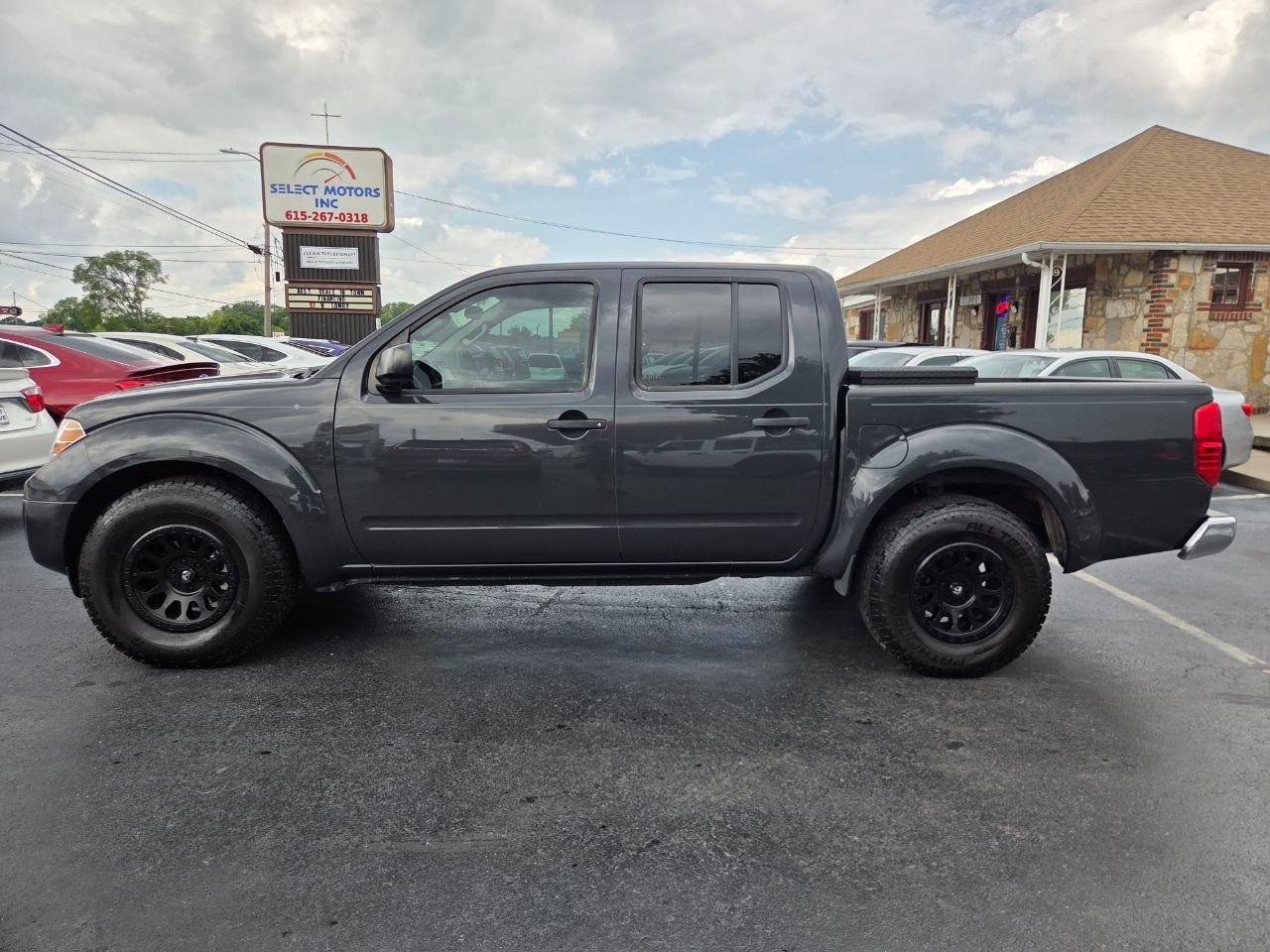 Nissan Frontier SV Crew Cab 2WD 2014