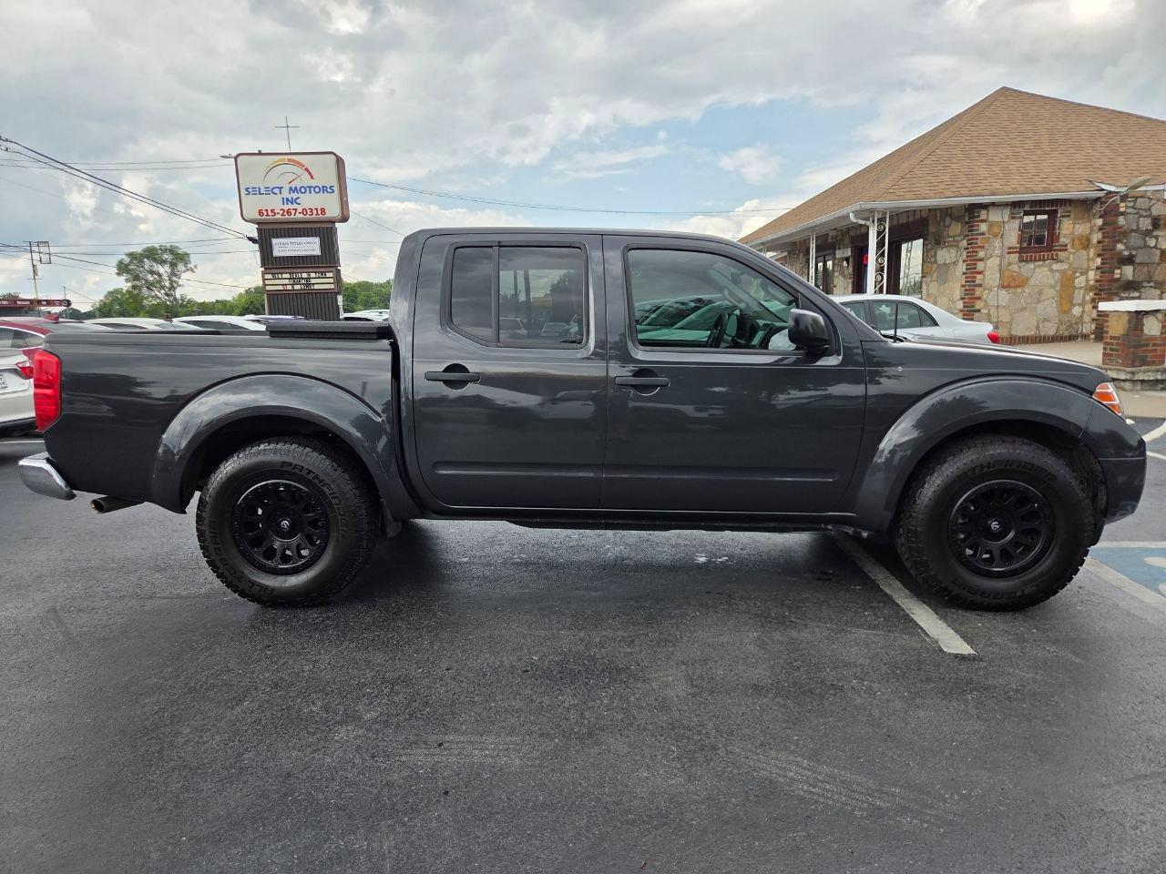 Nissan Frontier SV Crew Cab 2WD 2014