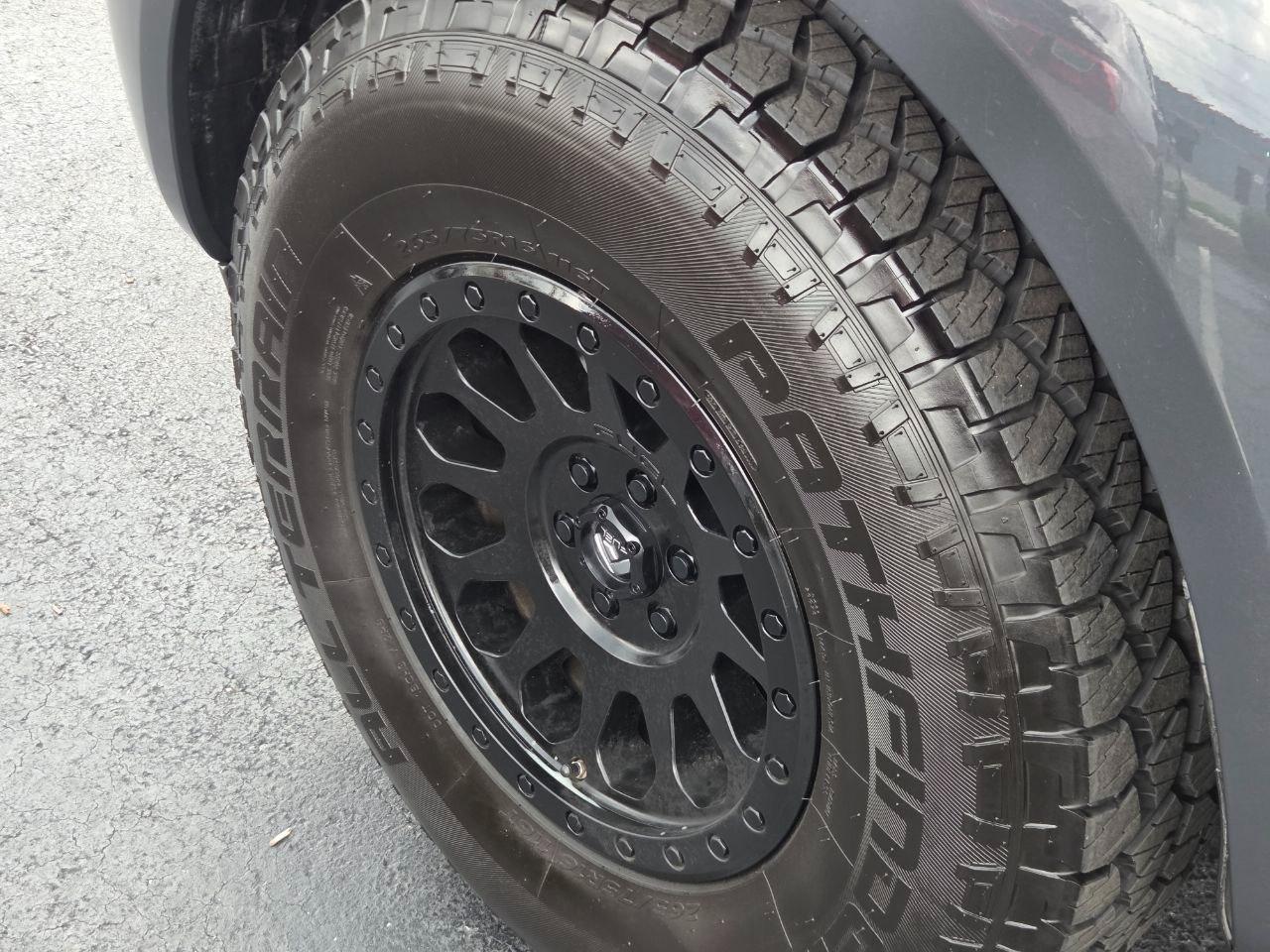 Nissan Frontier SV Crew Cab 2WD 2014