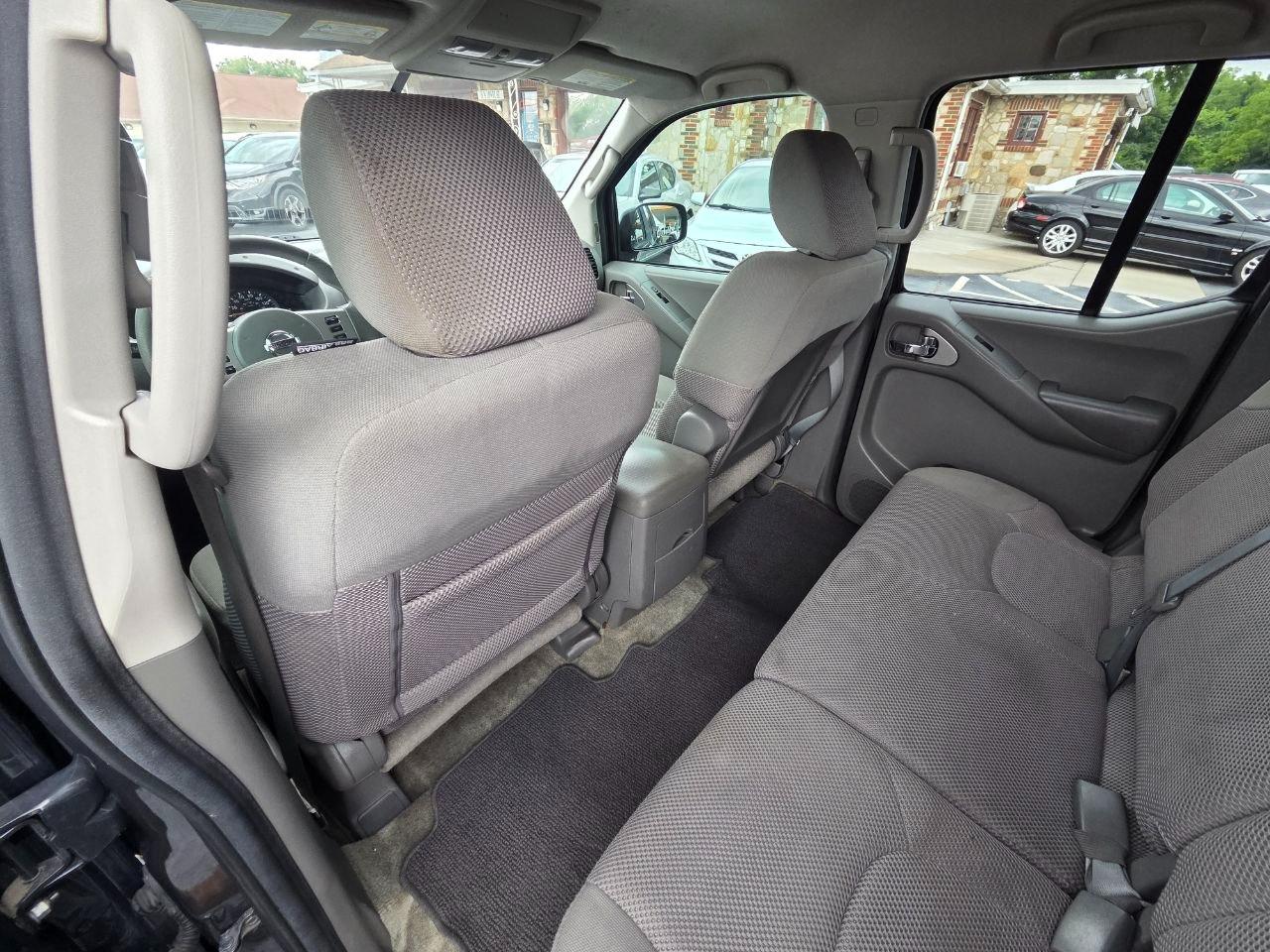 Nissan Frontier SV Crew Cab 2WD 2014