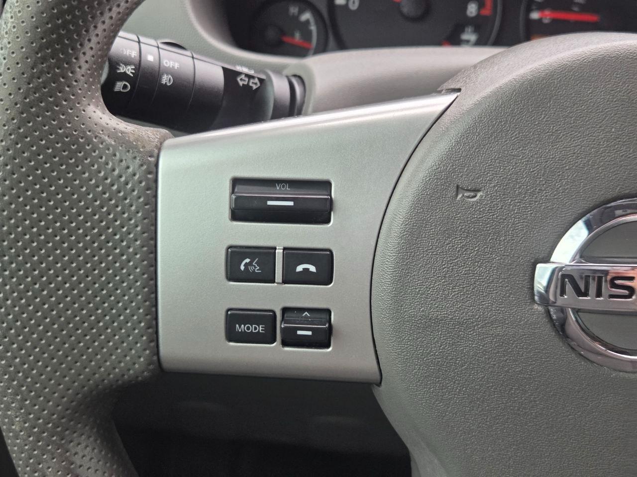 Nissan Frontier SV Crew Cab 2WD 2014