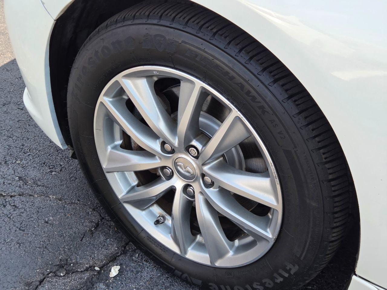 Infiniti Q50 Premium AWD 2014