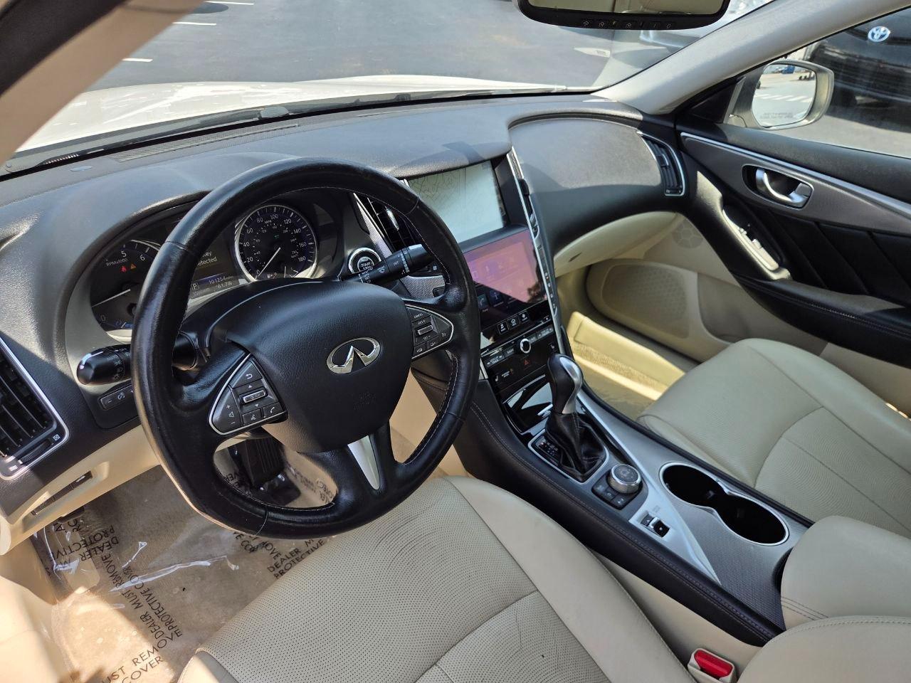 Infiniti Q50 Premium AWD 2014