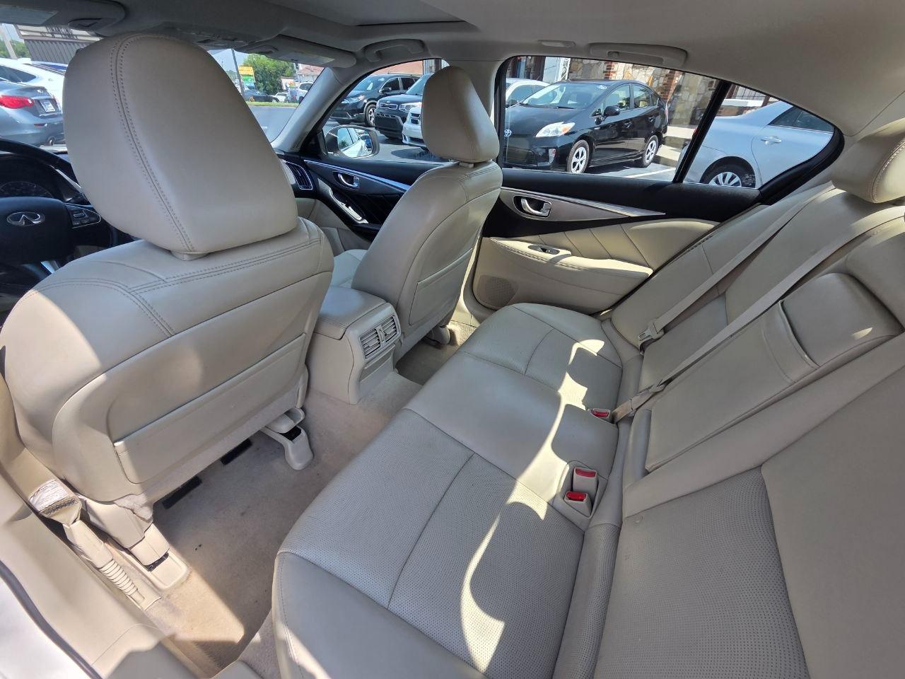 Infiniti Q50 Premium AWD 2014
