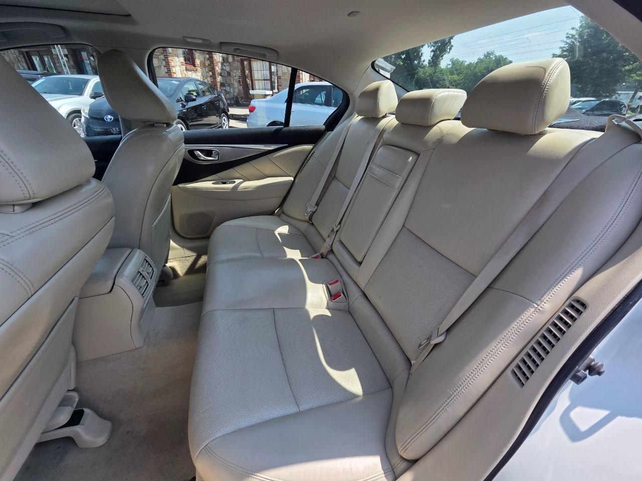 Infiniti Q50 Premium AWD 2014