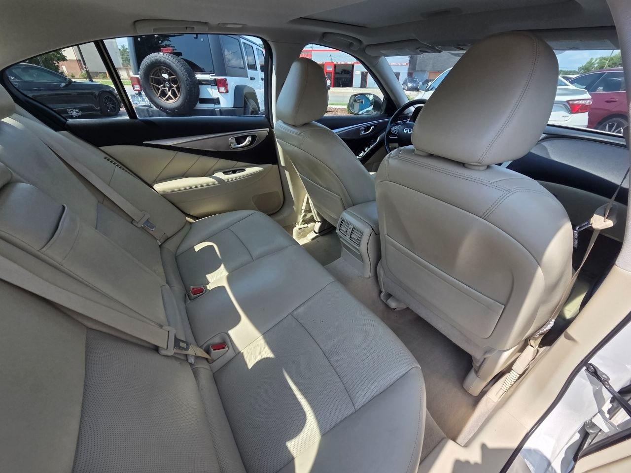 Infiniti Q50 Premium AWD 2014