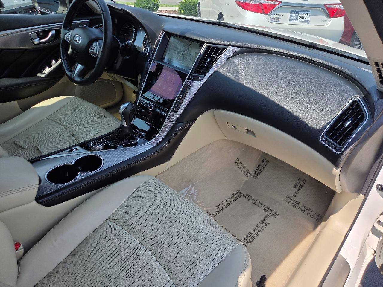 Infiniti Q50 Premium AWD 2014